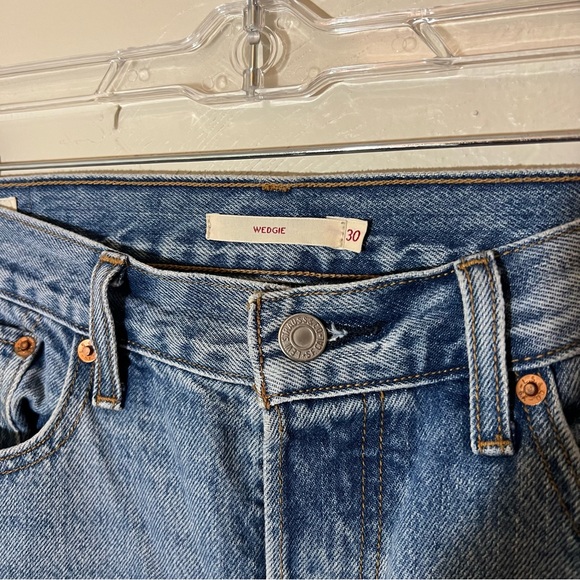 Levi’s Wedgie Icon Shut Up High Rise Raw Hem Tapered Leg Ankle Jeans Size 30 - Picture 5 of 7